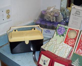 VTG MERLE NORMAN 3 GRACES MAKE UP CASE - HAIR SETTER