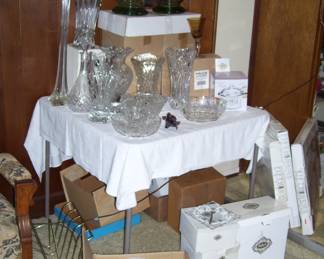 LOTS OF CRYSTAL MOST NEW