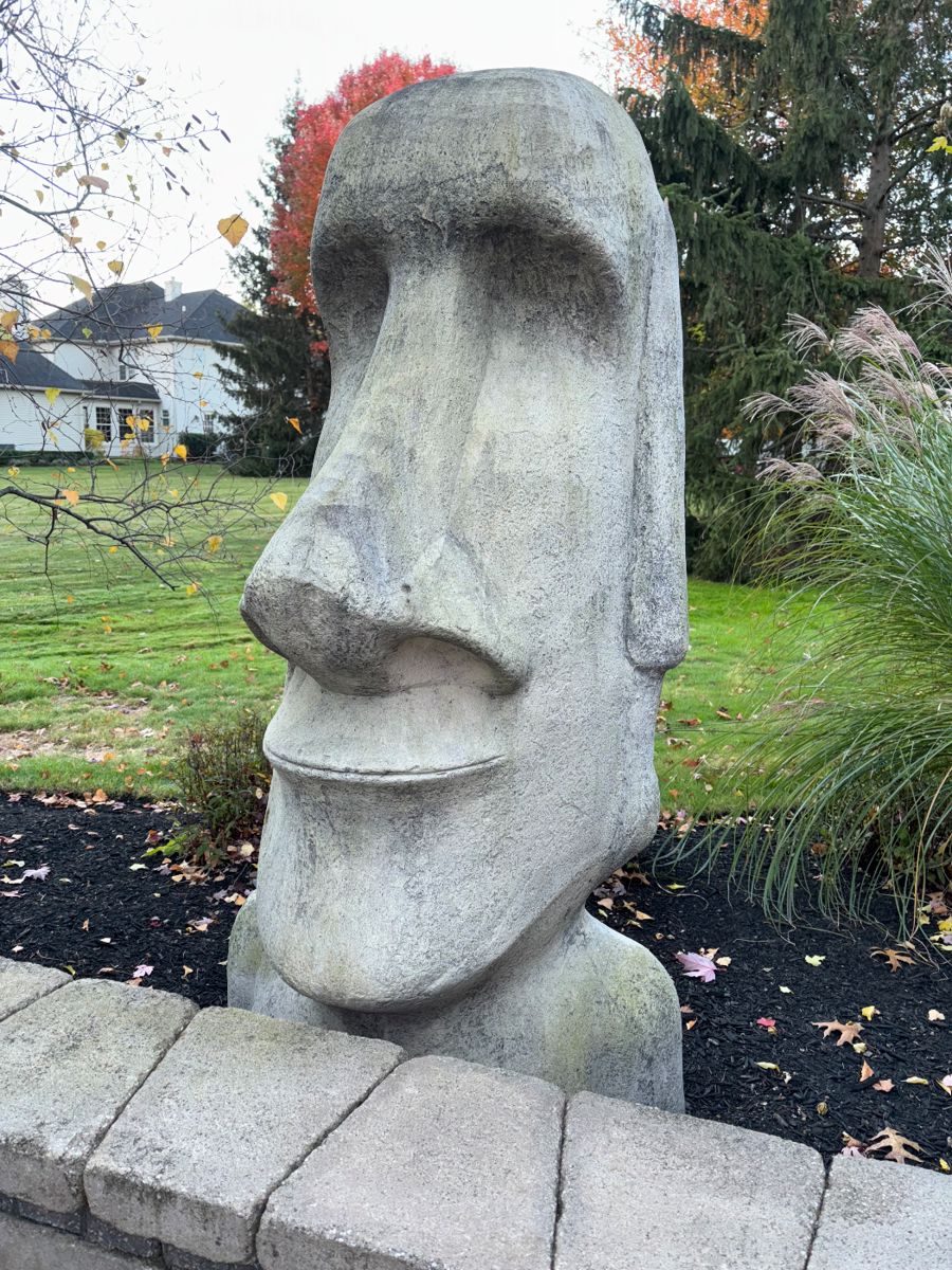 Approx. 5 foot fiberglass Easter island/tiki head 