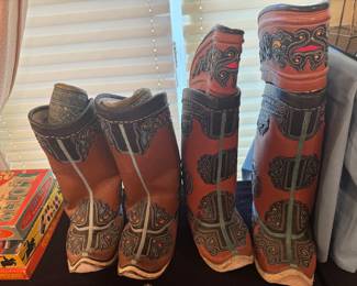Mongolian boots are made for trekking !