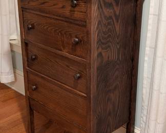 $75 Leavens Mission Style Oak Dresser
Drawer affixed with paper label for “Leavens Furniture Specialists, Boston”
The rectangular top above four drawers with knob pulls; raised on square straight legs; one drawer knob detached but present.
28 x 17 x height: 48 ½ in.