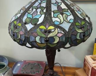 Tiffany Style Stained Glass Table Lamp 