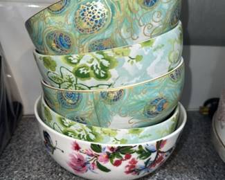 Set of 5 Decorative Ceramic Bowls with Peacock and Floral Motifs 