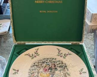 Royal Doulton "Merry Christmas" 1973 Collector Plate