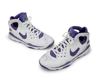 2023
Ron Artest Metta World Peace Lakers 2009-2010 Team-Issued Signed Home Peak Shoes
A pair of Peak H2 custom-made white leather shoes with yellow and purple trim, featuring no. 37 on the inside ankle, RON on the first three lace eyelets, and Queensbridge etched in the toe guard and on each tongue, each autographed to the sides with black Sharpie
2 pieces
No size label
Accompanied by a Letter of Authenticity from Dan Ceniceros, D.C. Sports Collectibles, Los Angeles, CA
Estimate: $200 - $300