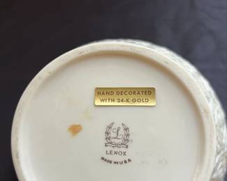 Lenox "Winter Greetings" covered jar