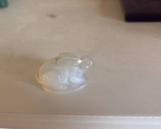 Opalne Glass Rabbit Figurine