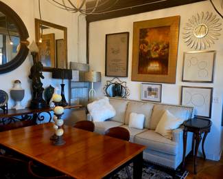 Main salon gold art
