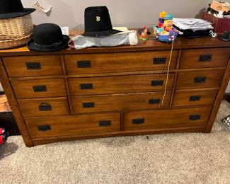 Dresser 