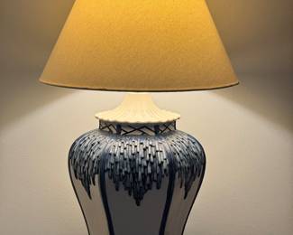 Asian Porcelain Table Lamp