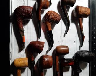 A great selection of pipes. Many from Denmark and Italy!