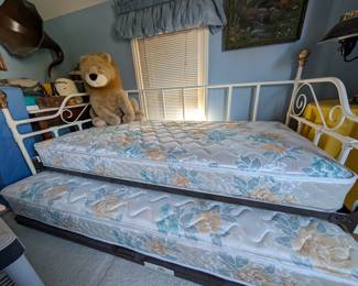 Trundle Day Bed