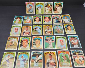 Lot #12 - 1972 Topps Baseball Lot (28 Cards) Ron Santo, Reggie Smith, Nate Colbert, Al Oliver Stars