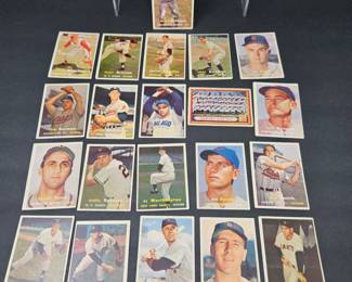 Lot #22 - 1958 Topps Baseball Card Lot (21) – Richie Ashburn HOF, Larry Doby, Nellie Fox, Rocco Colavito
