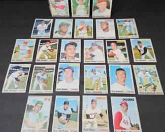 ot #2 - Lot of 24 Topps 1970s Baseball Cards – Lou Brock, Red Schoendienst, Jim “Catfish” Hunter + More