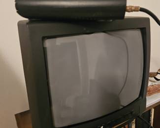 $20 1990s Sylvania TV
