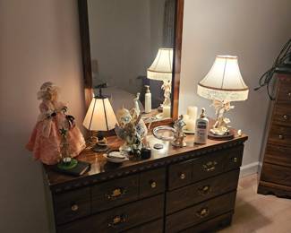 This is a starter dresser set.
Long dresser with mirror and tall dresser $100 for both, not the best quality but perfectly suitable for students or grandparents