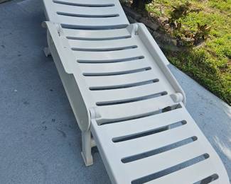 White PVC plastic chaise
Comes with cushion $40