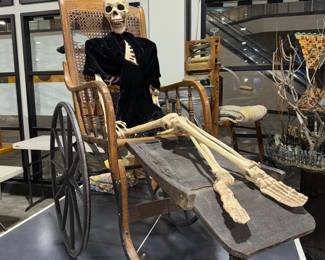 Halloween decorations, skeleton