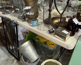Metal decorations, metal buckets