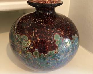 Paul Willsea hand-blown art glass vase