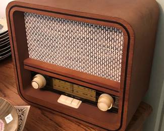 Retro AM/FM radio