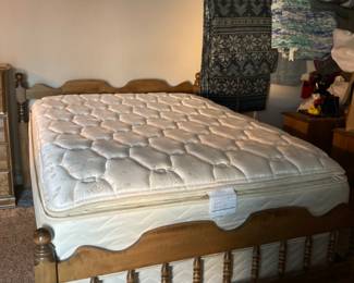 Maple full size bed