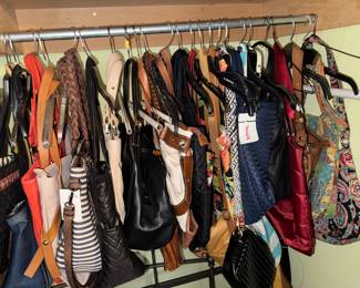 LOTS OF PURSES 