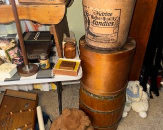 VINTAGE AND ANTIQUE ITEMS 