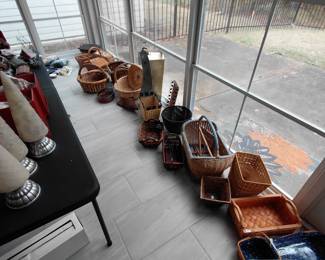 BASKETS..EVEN LONGABERGER