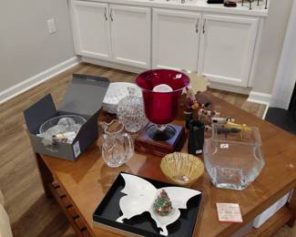 Ethan Allen coffee table and Waterford bowls.