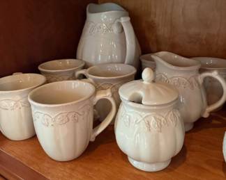 Hard to find Longaberger tea set.