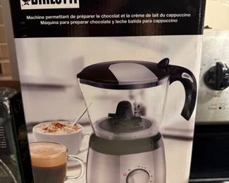 Hot chocolate maker