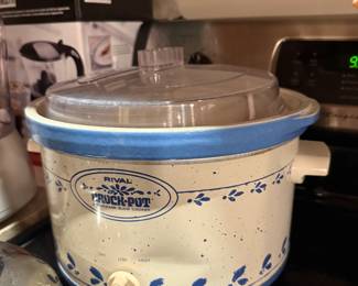 Vintage crockpot