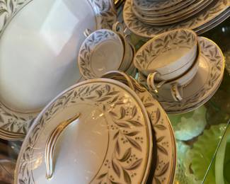 Noritake dish set