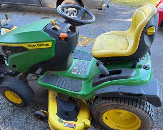 Riding lawnmower