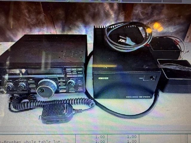 Icom. CB radio. https://modestlambestatesales.hibid.com/
