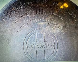 Griswold slant logo. Fryer/baster. https://modestlambestatesales.hibid.com/