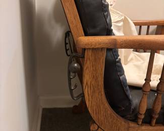 Details on Children’s Morris Chair