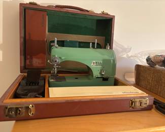 Portable Bell Sewing machine