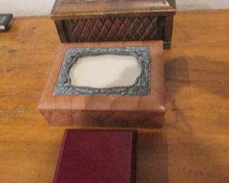 Jewelry Boxes, Cases & Floor-Model Jewelry Stand