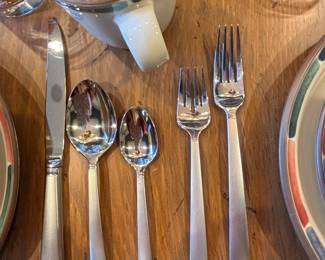 Oneida Stainless Flatware in Chest, 65 Pieces "Frost"