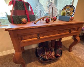 1-Drawer, Queen Anne-Leg Console/Buffet, 49" X 18"