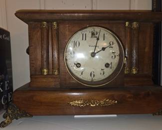 Antique mantel clock “Waterbury” 