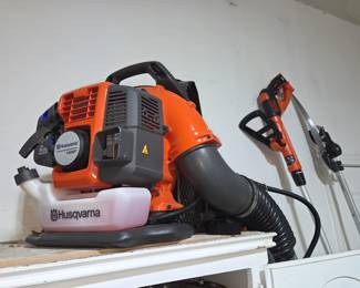 Husqvarna blower