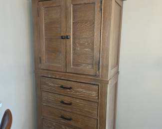 Storage cabinet