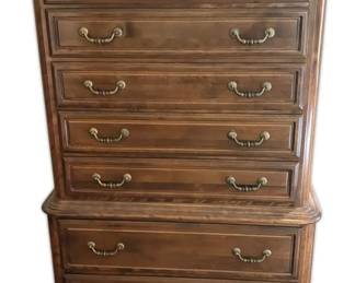 Ethan Allen Classic Manor 7Drawer Maple Dresser
