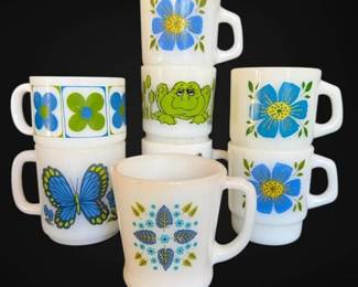 Cute Vintage Blue Green Floral Milk Glass Mugs