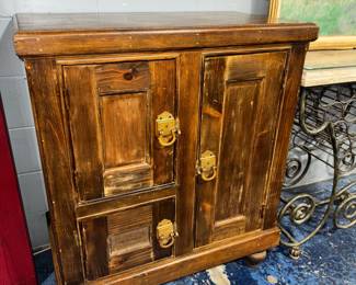 Vintage Wood Ice Chest Orlando Estate Auction