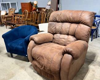 Recliner & Accent Chair Orlando